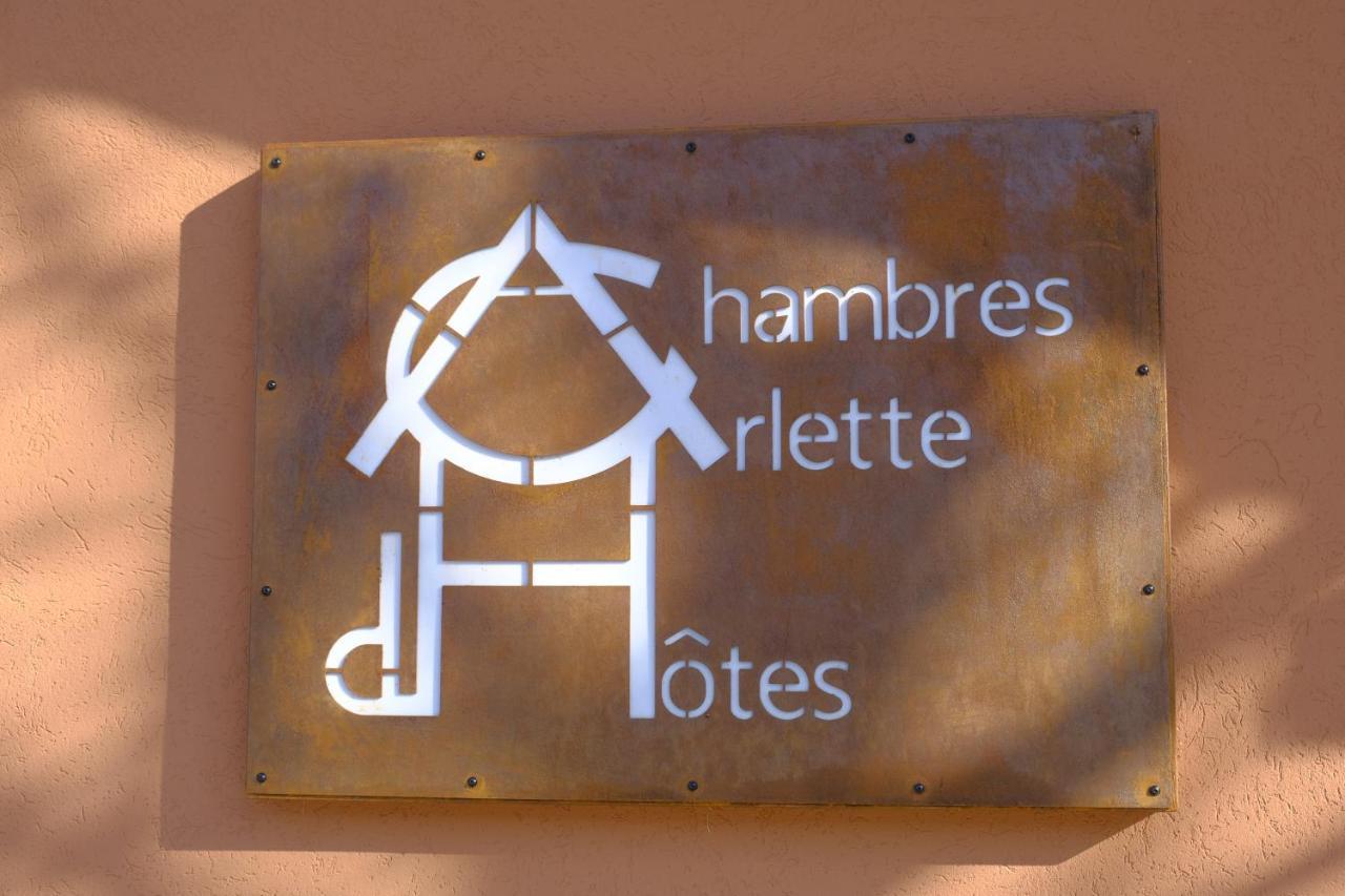 Arlette D'hotes